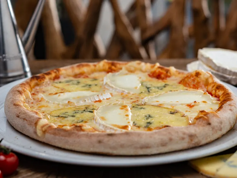 Pizza 4 formaggi Pizz'à Vitto